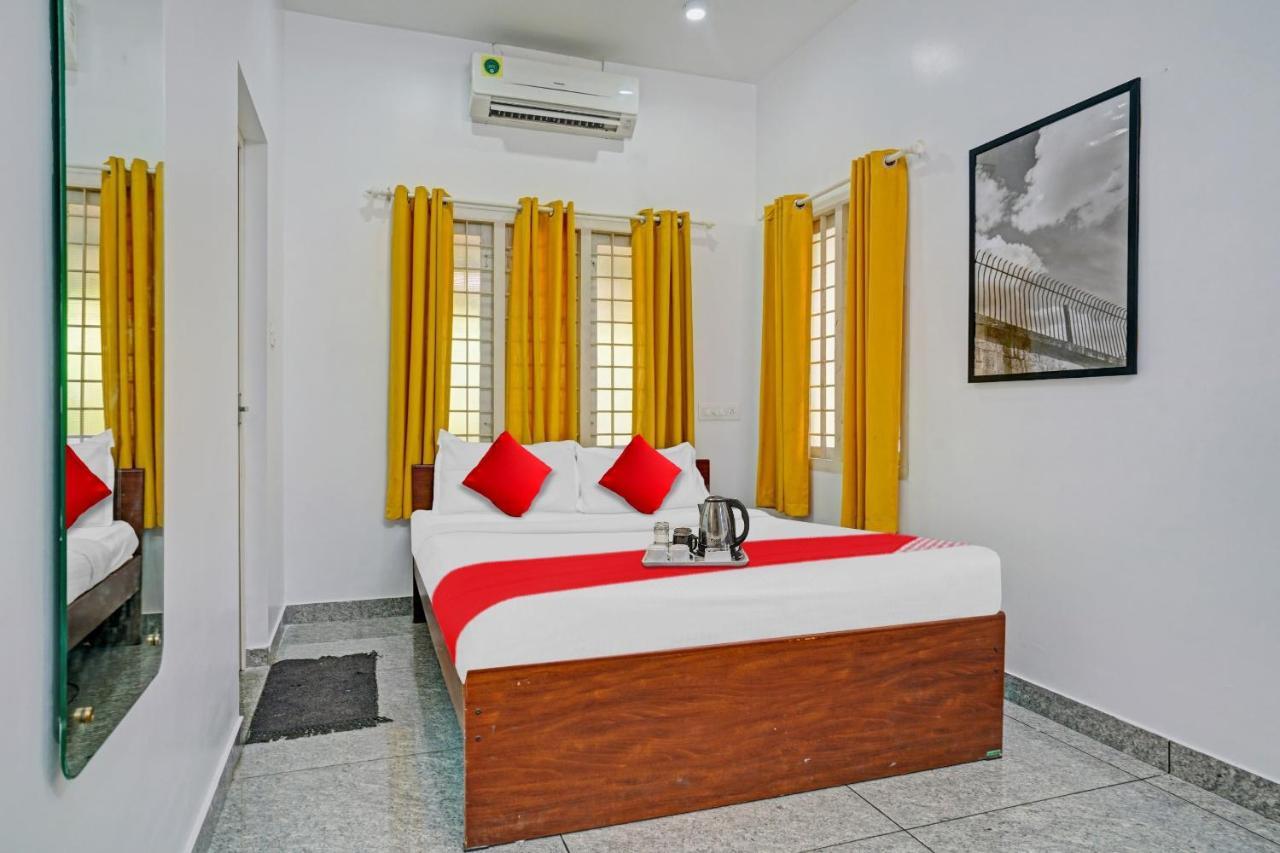 Oyo Thykoodam Sleep Inn Kochi Eksteriør bilde